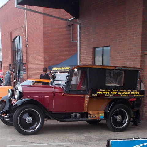 Vintage Fun Hire Cars - New South Wales Tourism  0