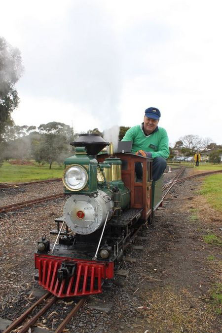 Altona Miniture Railway - New South Wales Tourism  1