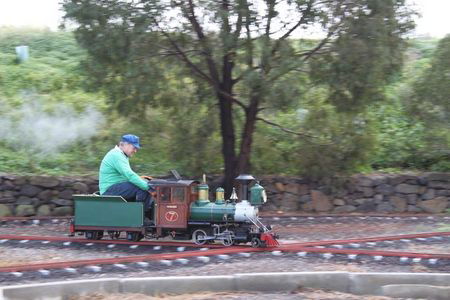 Altona Miniture Railway - New South Wales Tourism  2
