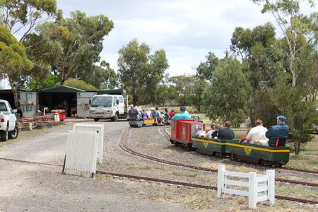 Altona Miniture Railway - New South Wales Tourism  3