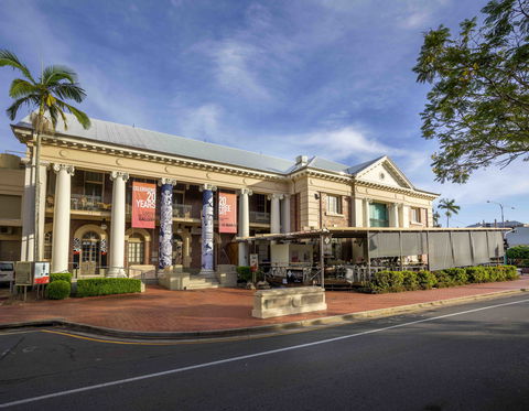 Cairns Regional Gallery - New South Wales Tourism  8