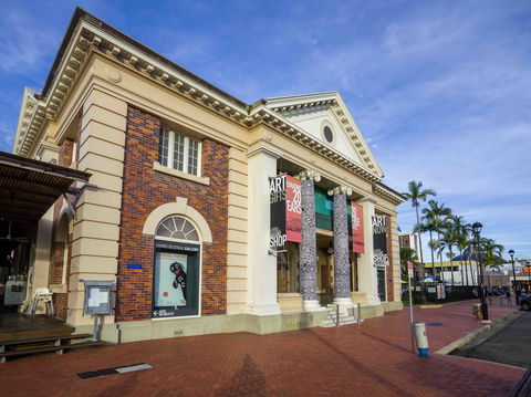 Cairns Regional Gallery - New South Wales Tourism  9