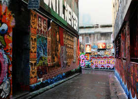 Melbourne By Foot - New South Wales Tourism  4