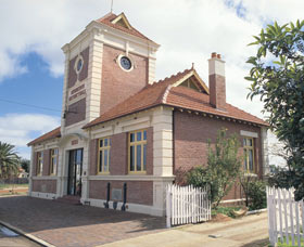 Merredin Town Hall - New South Wales Tourism  0