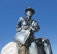 Paddy Hannans Statue - New South Wales Tourism 