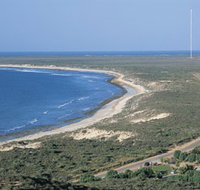 Surfers Beach - New South Wales Tourism 