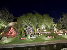 Christmas Riverbank Display - New South Wales Tourism  0