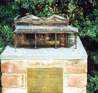 Sculpture Of Beetaloo Reservoir Hotel - New South Wales Tourism 