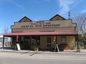 Dolly's Golden Raintree Craft And Heritage Centre - New South Wales Tourism  0