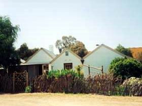 Miners Cottage And Garden - New South Wales Tourism  0