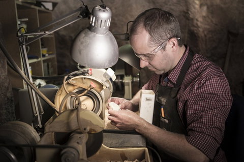 Unique Opal And Diamond Mine  - The Underground Opal Mine - New South Wales Tourism  6