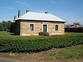 Oatlands Court House - New South Wales Tourism  0