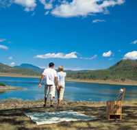 Lake Maroon - New South Wales Tourism 