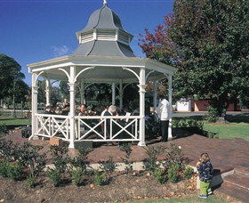 Muir House Art Gallery - New South Wales Tourism  0