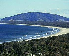 Sir Charles Kingsford Smith Memorial And Lookout - New South Wales Tourism  0