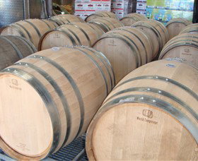 Diamond Creek Estate Cellar Door - New South Wales Tourism  1