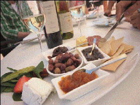 Johnston Oakbank Cellar Door - New South Wales Tourism  3
