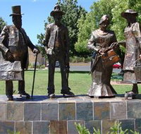 Dad Dave Mum and Mabel - New South Wales Tourism 