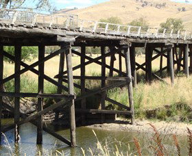 Historic Bridges Of Gundagai - New South Wales Tourism  2