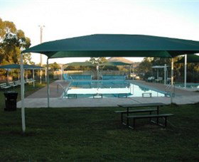 Binalong Memorial Swimming Pool - New South Wales Tourism  0