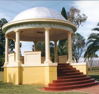 Kingaroy Soldiers Memorial Rotunda - New South Wales Tourism 