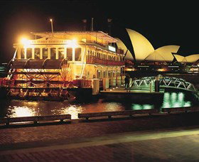 Sydney Showboats - New South Wales Tourism  0