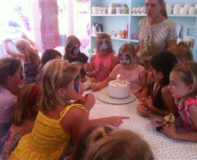 Jennys Painted Pots - New South Wales Tourism  2