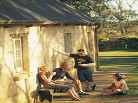 Overland Corner Hotel - New South Wales Tourism  0