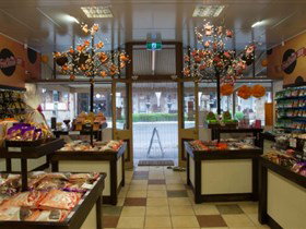 The Menz FruChocs Shop - Hahndorf - New South Wales Tourism  1
