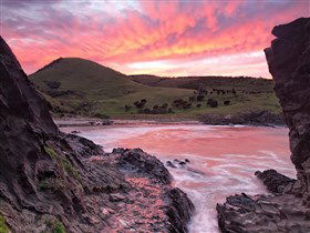 Blowhole Beach - New South Wales Tourism  0