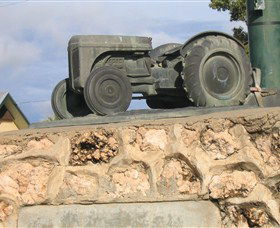 Ferguson Tractor Monument - New South Wales Tourism  3