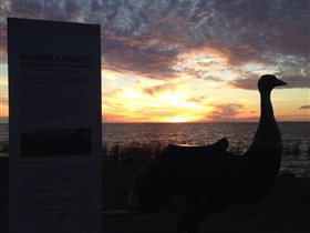 Meningie's Pelican Path - Yunti Ngopun Ngami - New South Wales Tourism  2