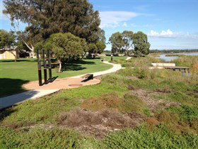 Meningie's Pelican Path - Yunti Ngopun Ngami - New South Wales Tourism  1
