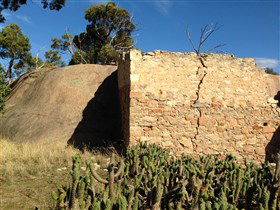 Chinaman's Hut - New South Wales Tourism  2