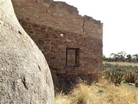 Chinaman's Hut - New South Wales Tourism  3