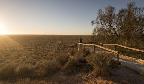 Mungo Lookout - New South Wales Tourism  0