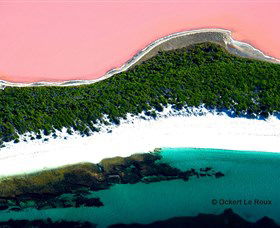 Lake Hillier - New South Wales Tourism  0