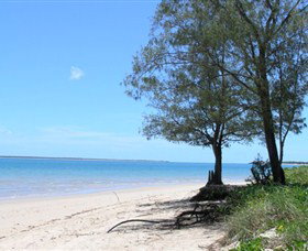 Dhamitjinya (East Woody Island) And Galaru (East Woody Beach) - New South Wales Tourism  2