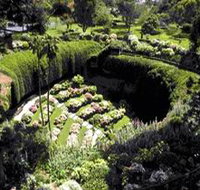 Umpherston Sinkhole - New South Wales Tourism 