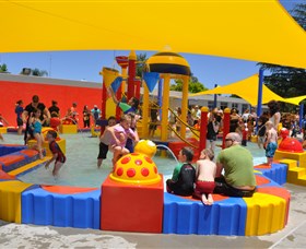 Holland Park Swimming Pool - New South Wales Tourism  0