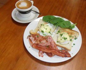 Breretons Bakery And Coffee Lounge - New South Wales Tourism  0