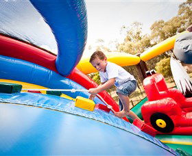 Savannah Visitor Plaza, Taronga Western Plains Zoo Dubbo - New South Wales Tourism  5