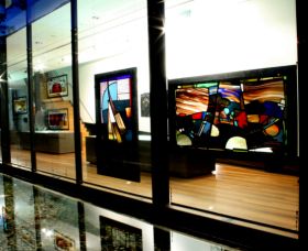 National Art Glass Collection - New South Wales Tourism  0