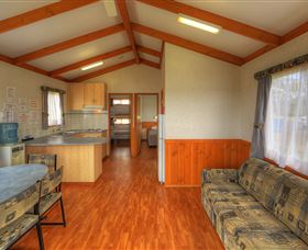 Inland Waters Holiday Parks Lake Burrendong - New South Wales Tourism  6