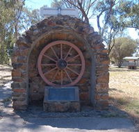 Jindera Pioneer Cairn - New South Wales Tourism 