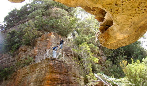 Three Sisters - Honeymoon Bridge - New South Wales Tourism  1