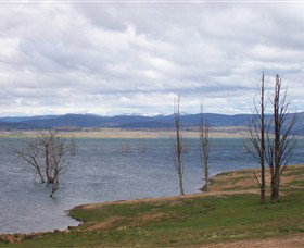 Lake Eucumbene - New South Wales Tourism  0
