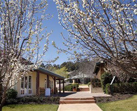 Hunter Valley Gardens Shopping Village - New South Wales Tourism  2