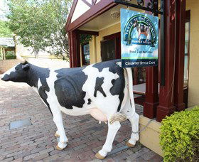 Hunter Valley Gardens Shopping Village - New South Wales Tourism  5