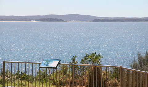 Moruya Heads Lookout - New South Wales Tourism  3